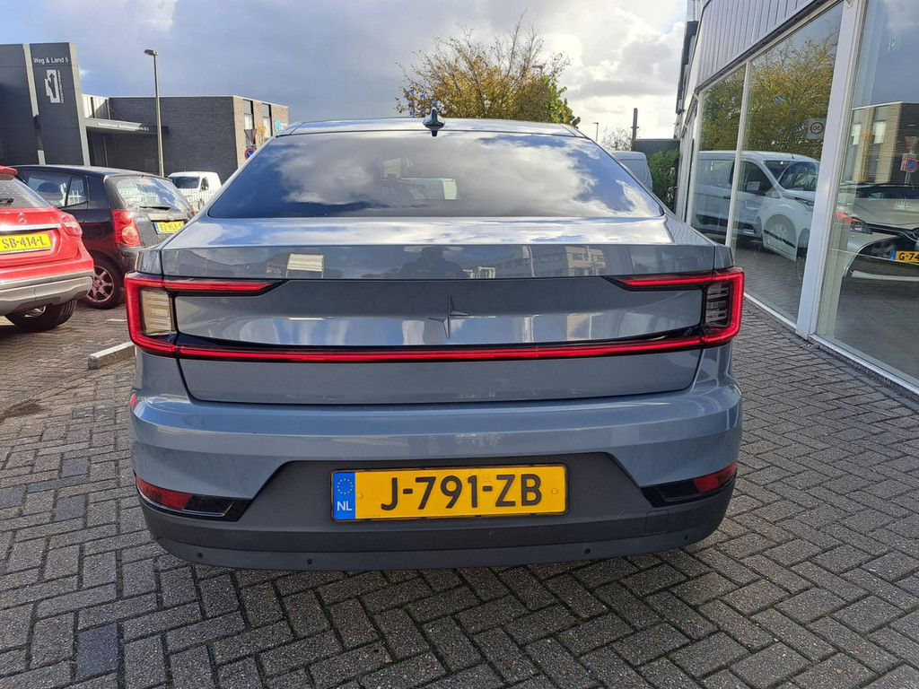 48652748-4.jpg
